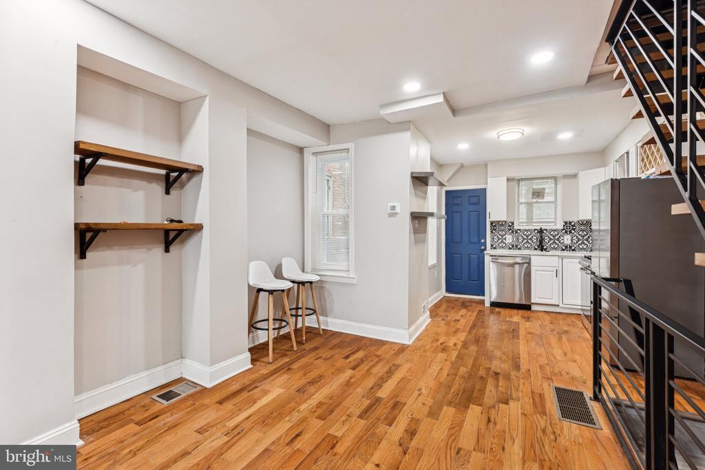 Foto principal - 5210 Rodman St