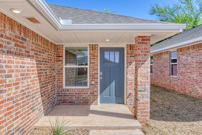 Building Photo - New Construction in Varenna Landing! Storm...