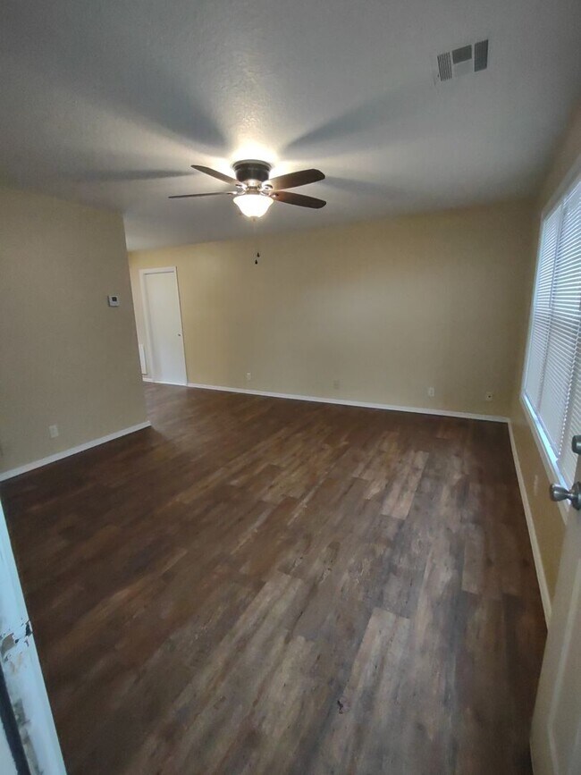 Foto del edificio - Townhome with a Great Location (Magnolia)