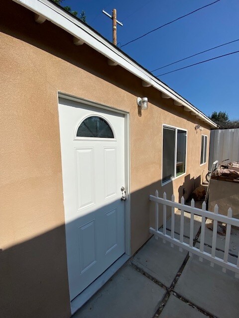 Building Photo - 18400 Jovan St