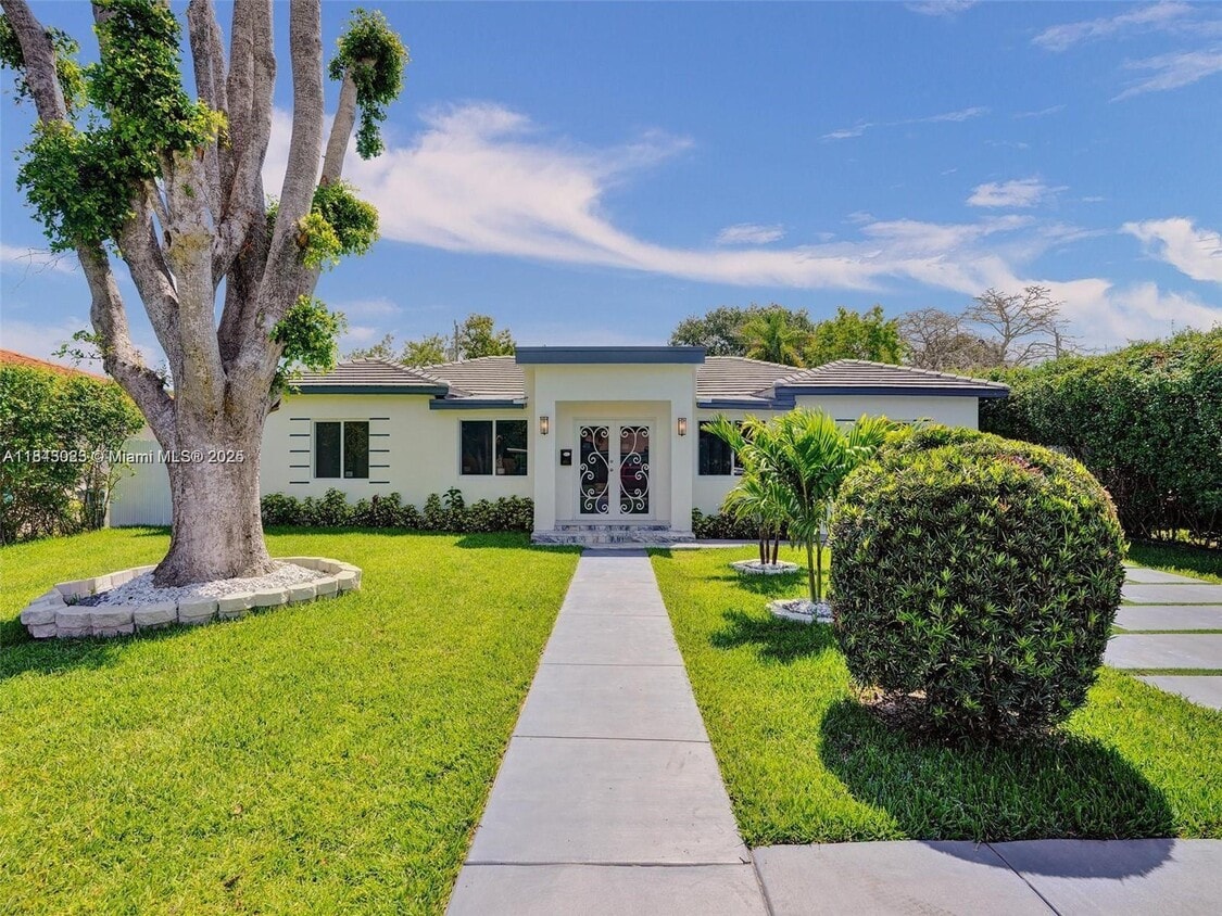 Primary Photo - 11011 NE 9th Ct