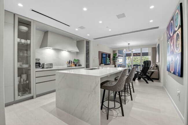 Photo - 200 SE Mizner Blvd Apartment