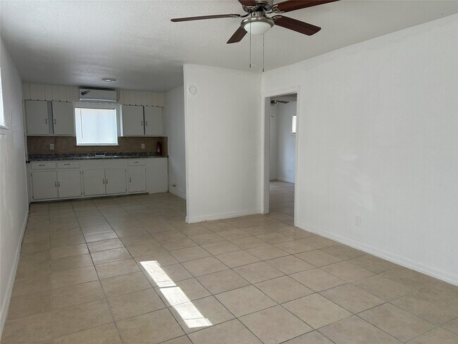 Foto del edificio - 3833 Mt Pleasant St