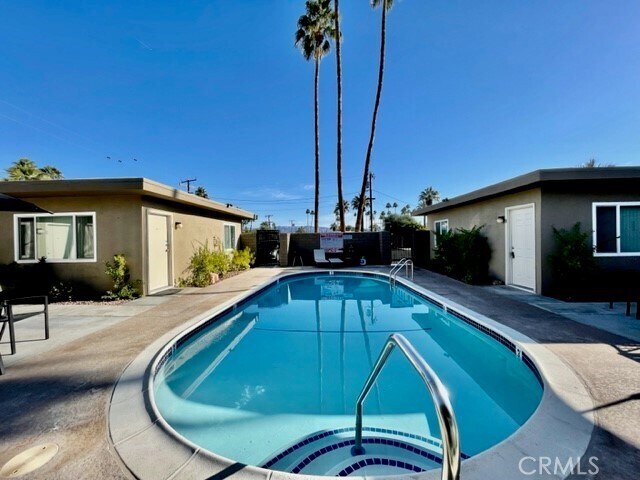 Foto del edificio - 45521 Sunset Ln