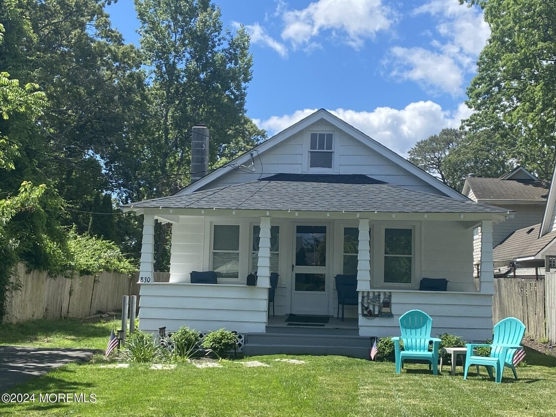 Primary Photo - 830 Old Farm Rd