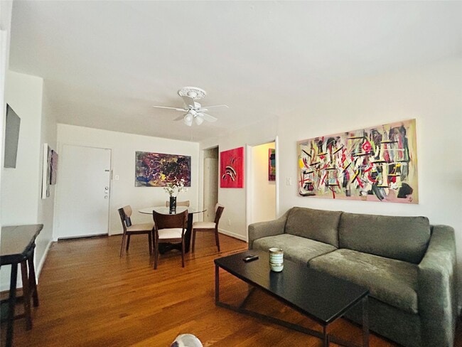 Building Photo - 2021 Southgate Blvd