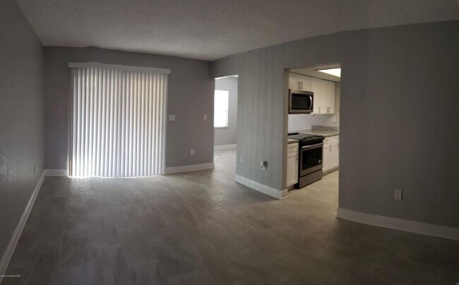 Building Photo - 133 Bristol Ct