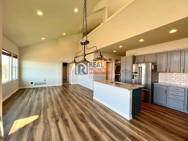 Foto del edificio - 7665 Buckeye Tree Ln