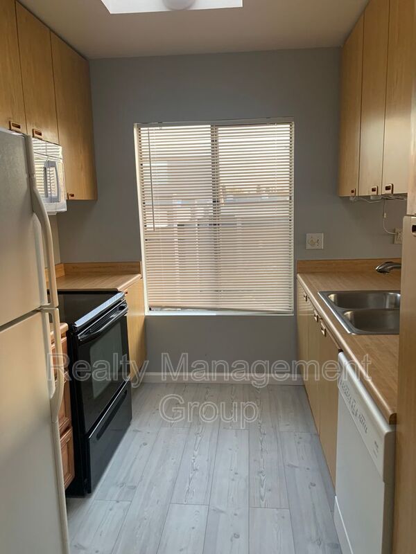 Building Photo - 3505 Angelucci St