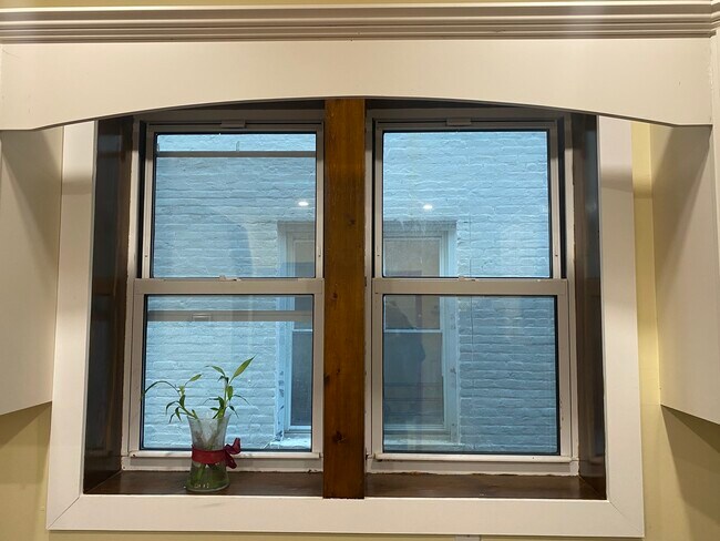 Building Photo - 1092 Lenox Rd