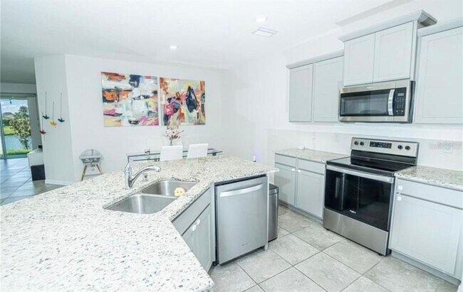 Foto del edificio - 7916 Stonebrook Cir