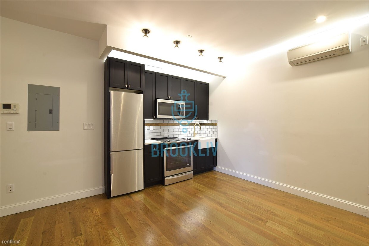 3 br, 1 bath - 221 Clarkson Ave 3F - 3 br, 1 bath  - 221 Clarkson Ave 3F
