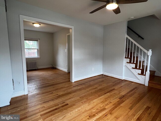 Foto del edificio - 1051 N Monroe St