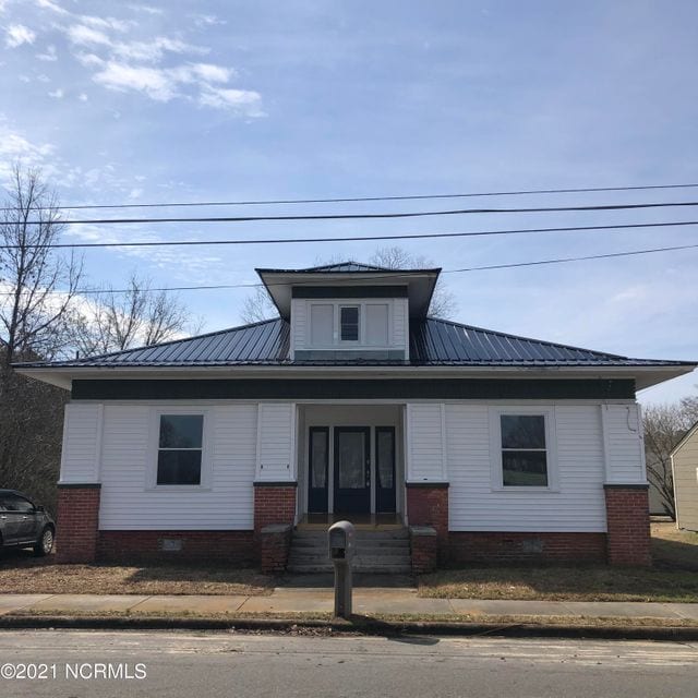 Primary Photo - 605 SE 3rd St