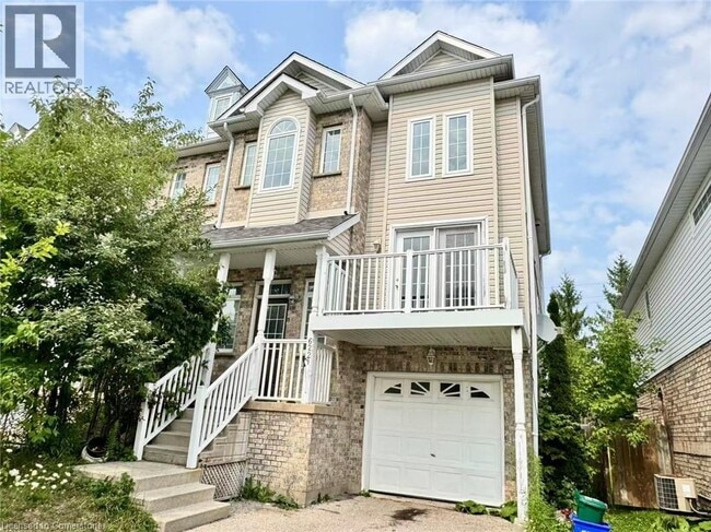 Building Photo - 622 Basswood St