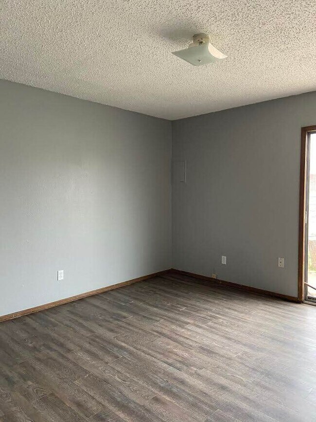 BEDROOM - 108 Brookview Dr