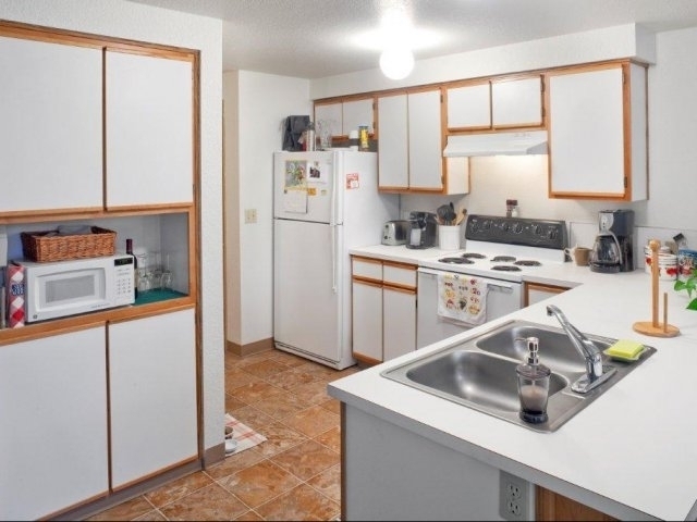 Interior Photo - 020-Creekside Apartments