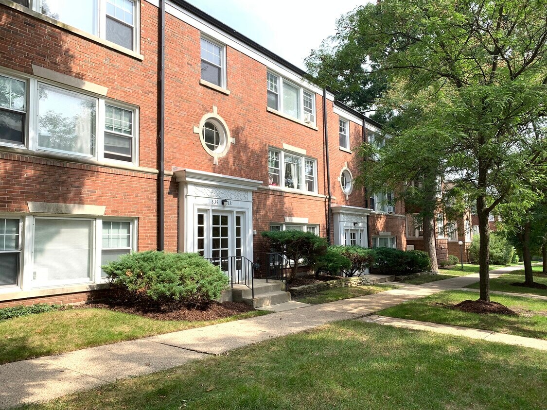 Primary Photo - 839 Mulford St