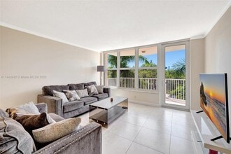 Building Photo - 3181 S Ocean Dr