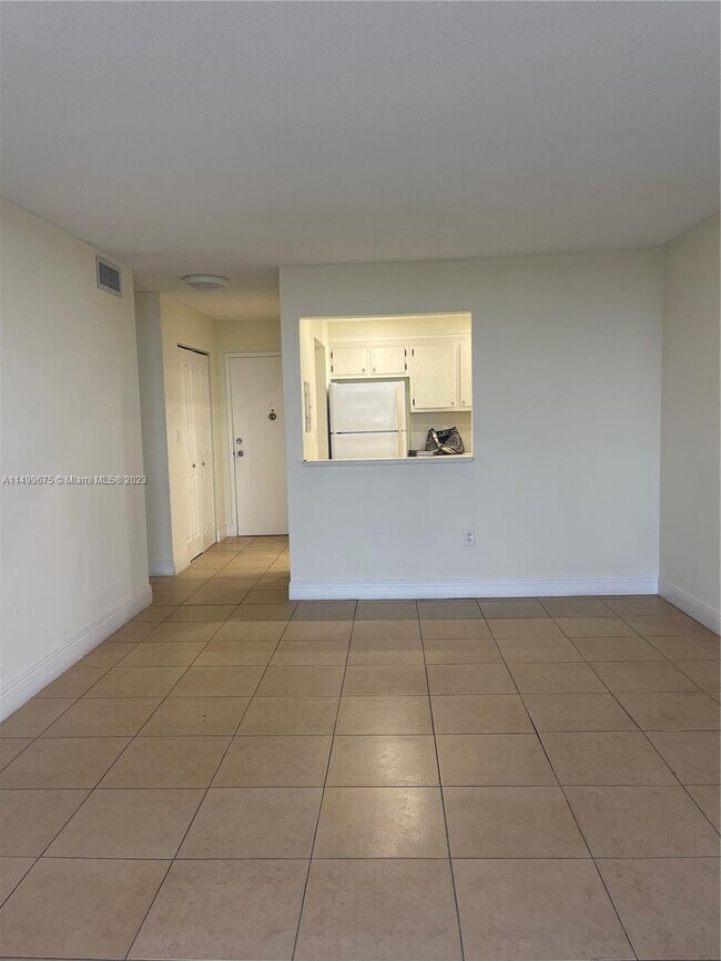 16950 W Dixie Hwy Unit A623, North Miami Beach, FL 33160 Condo for