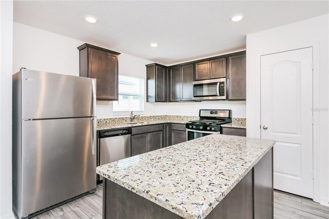 Building Photo - 420 Kensington View Dr