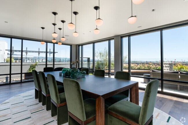 Salón 8/F - Artizan