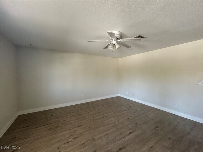 Building Photo - 8410 Eldora Ave