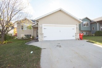 Building Photo - 2840 Monroe Dr NW