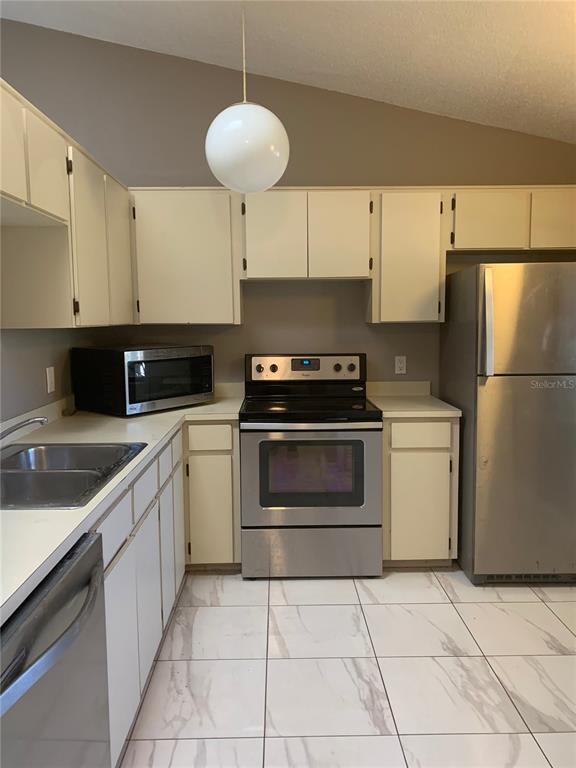 Foto del edificio - 9868 Lancewood St