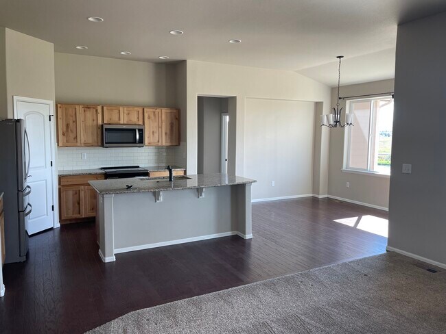 Foto del edificio - 6361 Black Hills Ave