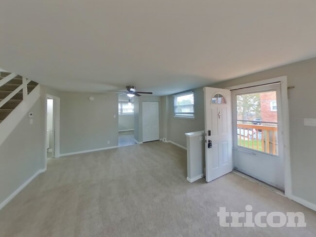 Foto del edificio - 137 Crum Creek Dr