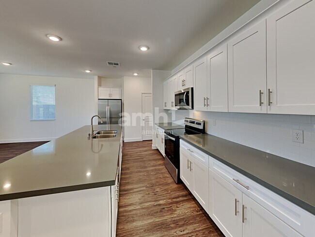 Foto del edificio - 3376 Blodwen St