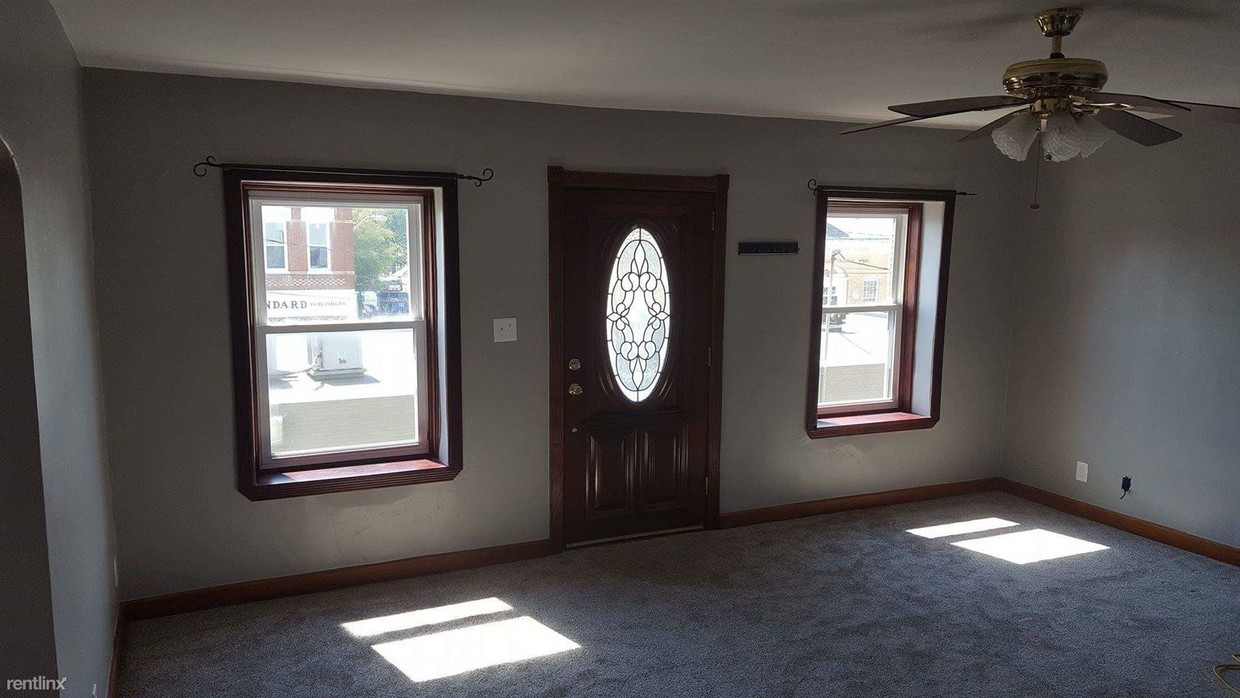 Foto principal - 131 1/2 N 2nd St