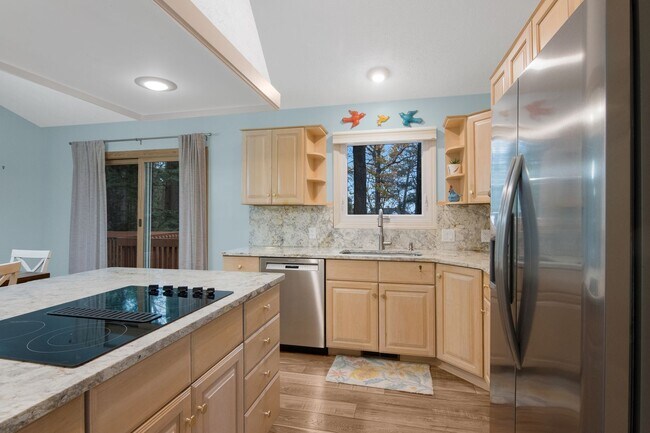 Foto del edificio - Charming Home at the Base of Old Mission Peninsula