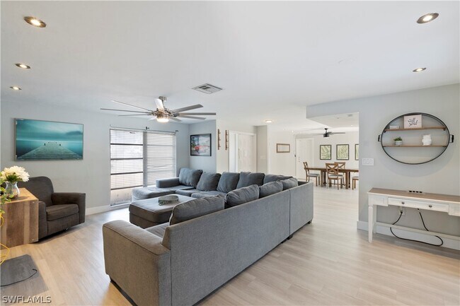 Foto del edificio - 7328 Pebble Beach Rd
