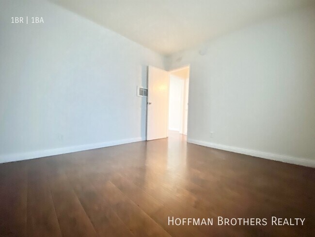 Foto del edificio - 16215 Vanowen St