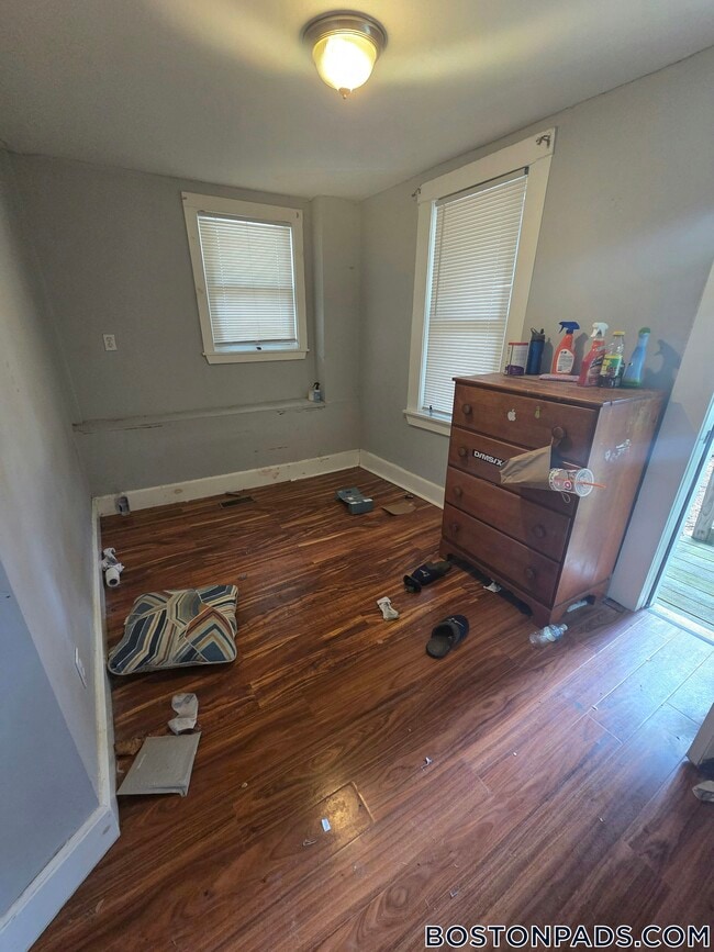 Building Photo - 11 Akron St