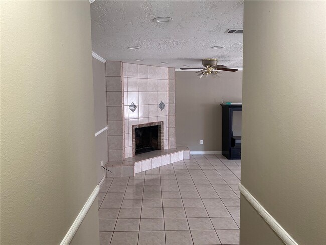 Foto del edificio - 9619 Camrose Ct