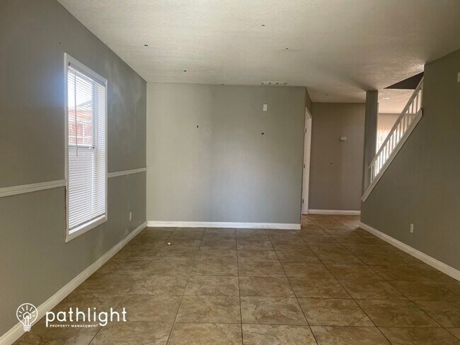 Building Photo - 14429 Queen Valley Road, Victorville, CA, ...