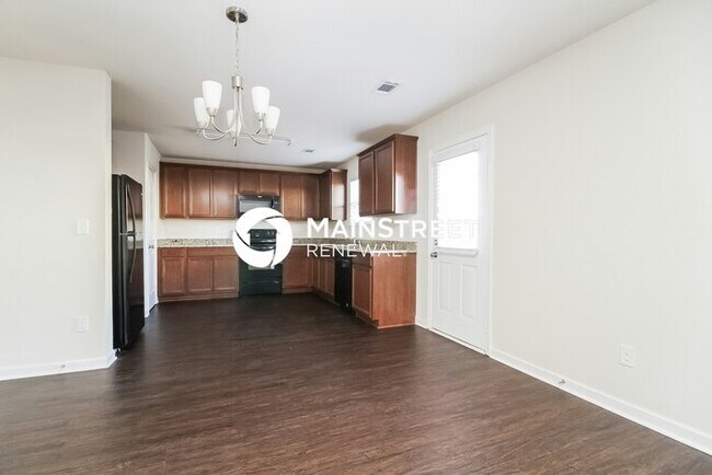 Foto del edificio - 4 Bedroom Pet-Friendly Home in Columbia, TN with Main Street Renewal