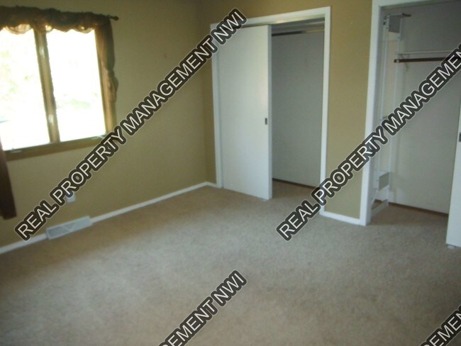 Building Photo - 835 N Wiggs St