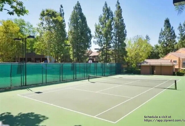 Foto del edificio - 10655 Lemon Ave