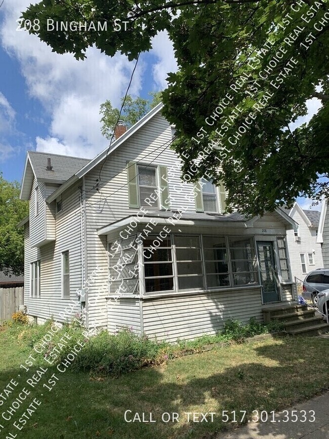 Photo - 208 Bingham St House