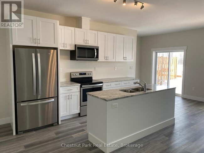 Building Photo - 319920 Kemble Rock Rd