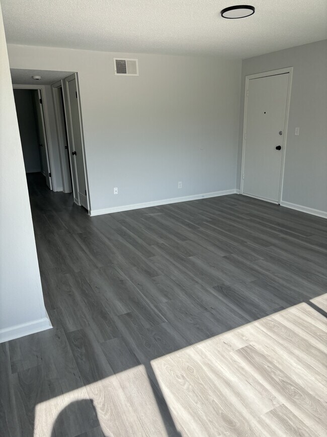 Foto del edificio - 1315 Oakland Rd NE