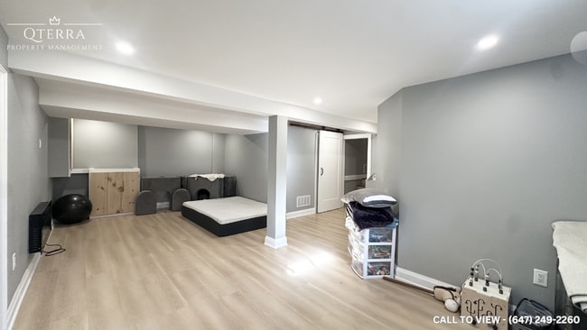 Building Photo - 472 Three Valleys Cres