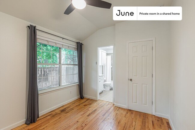 Foto del edificio - Room in Shared 4 bed/2 bath home