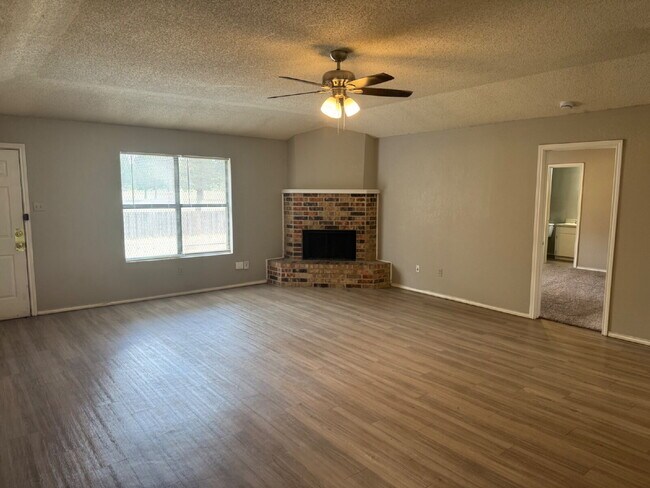 Foto del edificio - Beautiful House Located West of Frankford Near Shadow Hills Golf Course!