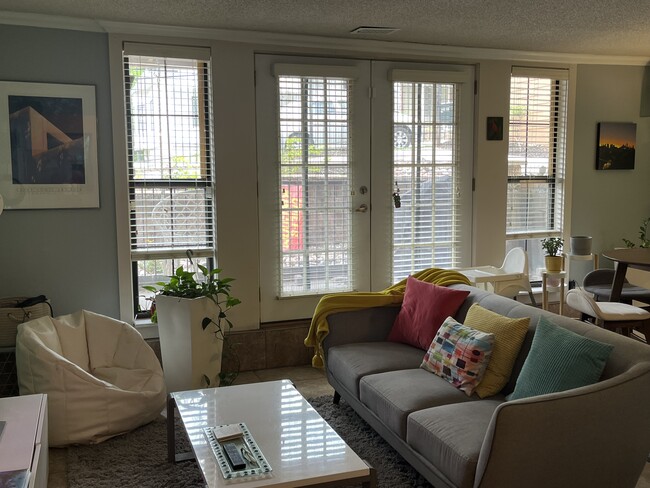 Foto del edificio - 4727 Jarboe St