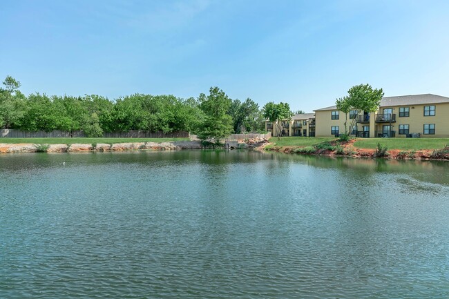 Building Photo - Quail Lakes Apartments